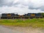 CSX 2725 and 2647